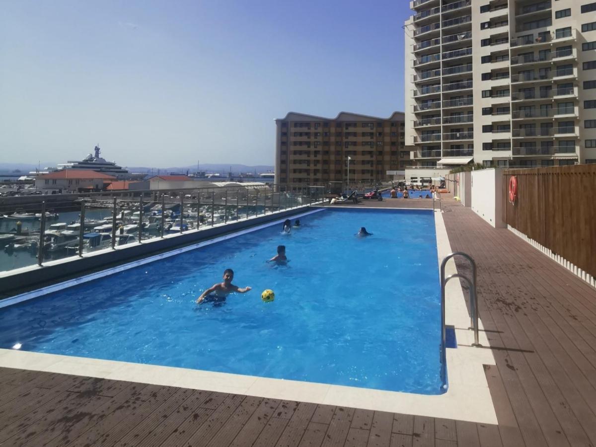 Kings Wharf Quay29 - Large Studio Apartment With 3 Pools - Gym - Rock Views - Holiday And Short Let Apartments In Gibilterra Esterno foto