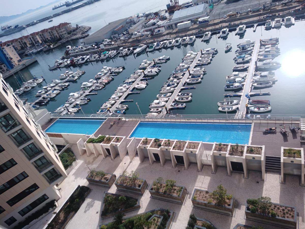Kings Wharf Quay29 - Large Studio Apartment With 3 Pools - Gym - Rock Views - Holiday And Short Let Apartments In Gibilterra Esterno foto