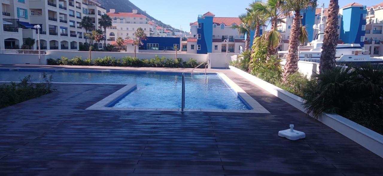 Kings Wharf Quay29 - Large Studio Apartment With 3 Pools - Gym - Rock Views - Holiday And Short Let Apartments In Gibilterra Esterno foto