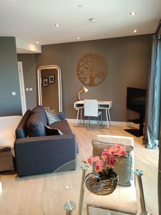 Kings Wharf Quay29 - Large Studio Apartment With 3 Pools - Gym - Rock Views - Holiday And Short Let Apartments In Gibilterra Esterno foto